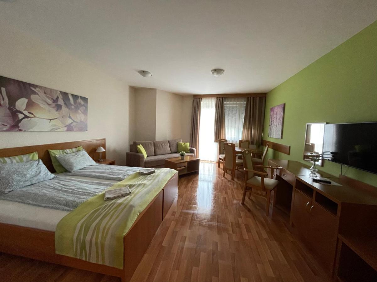 Rosemary Apartmanok, Rose, Lili, Mary1, Mary2 Hajdúszoboszló 外观 照片