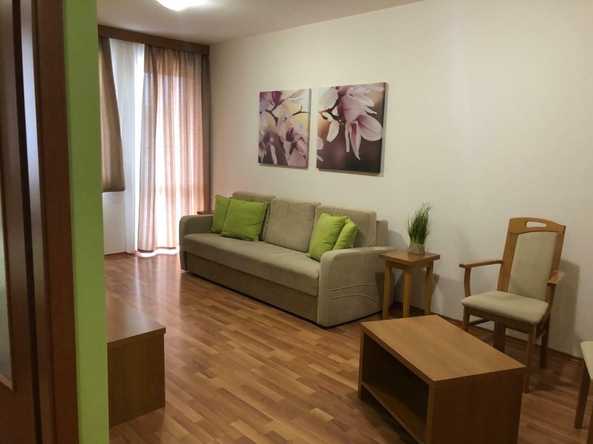 Rosemary Apartmanok, Rose, Lili, Mary1, Mary2 Hajdúszoboszló 外观 照片