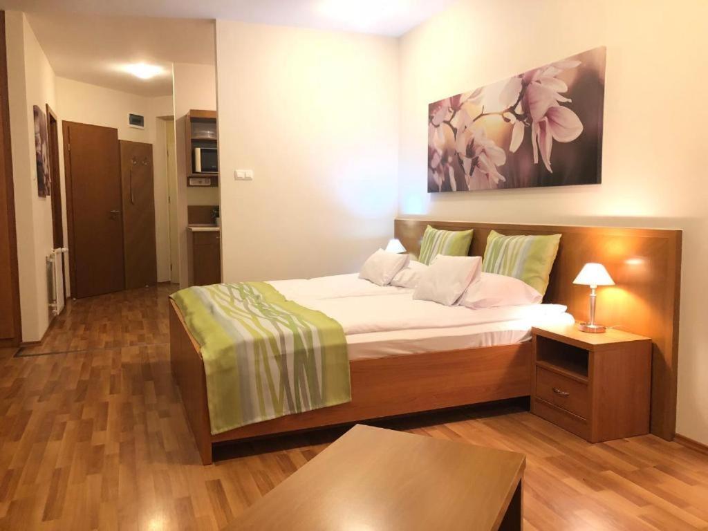 Rosemary Apartmanok, Rose, Lili, Mary1, Mary2 Hajdúszoboszló 外观 照片